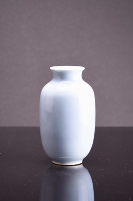 Lot 327 - A Chinese Claire-de-Lune glazed vase, Yongzheng