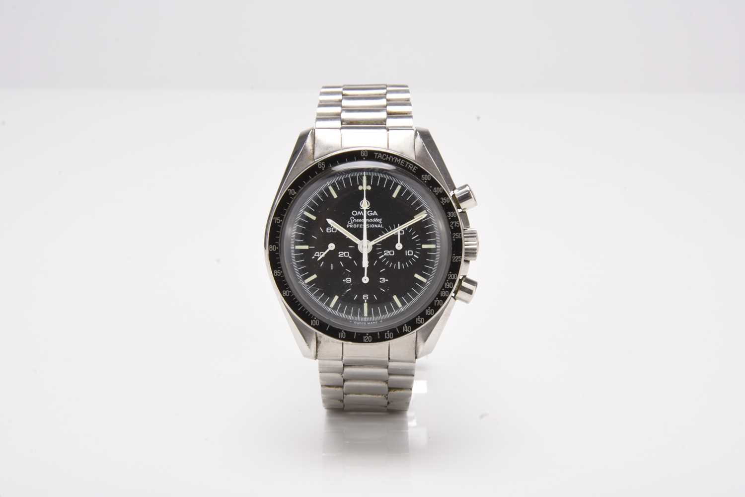 396 - Omega: A gentleman's stainless steel Speedmaster chronograph bracelet watch
