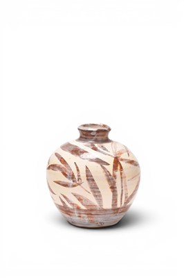 Lot 89 - Leach Pottery (St. Ives) studio pottery vase, 20th century
