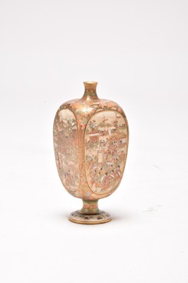 Lot 185 - A small Japanese Satsuma vase, Meiji era