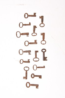 Lot 223 - A group of fifteen 18th century and later iron warded keys